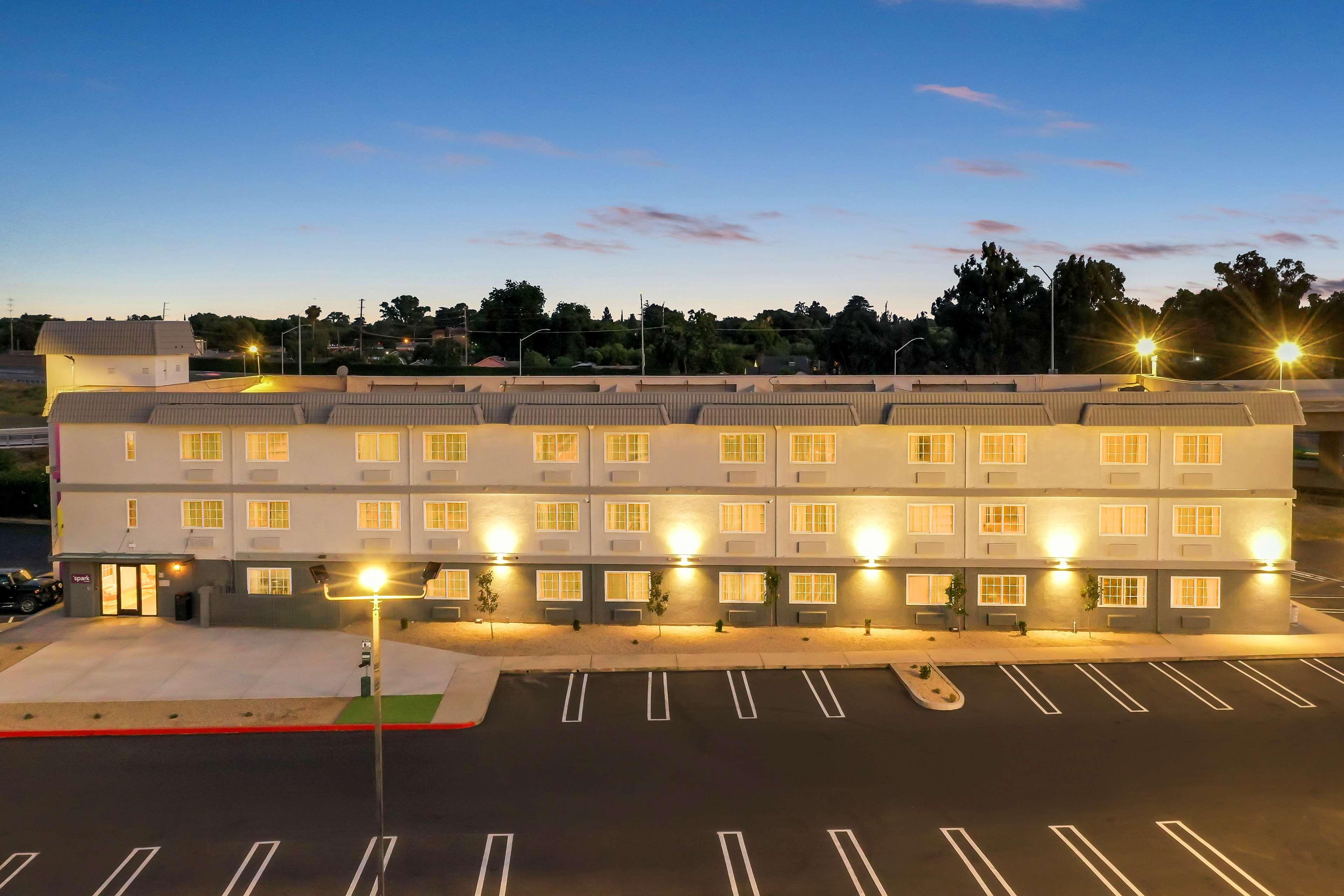 Spark By Hilton Modesto Exterior foto